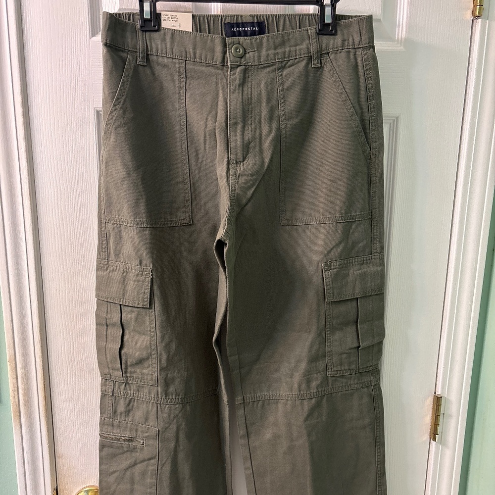 Aeropostale Utility Cargo Pants- Medium